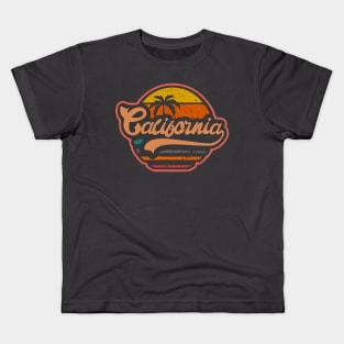 California Vintage badge retro colors 80s ditressed bumper Kids T-Shirt